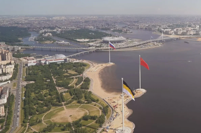 Водно-спортивная база под гигантскими флагштоками в Петербурге получила одобрение